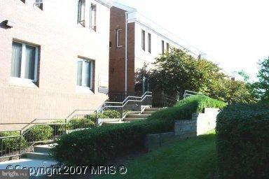 OLD LEE PLAZA - Commercial Lease