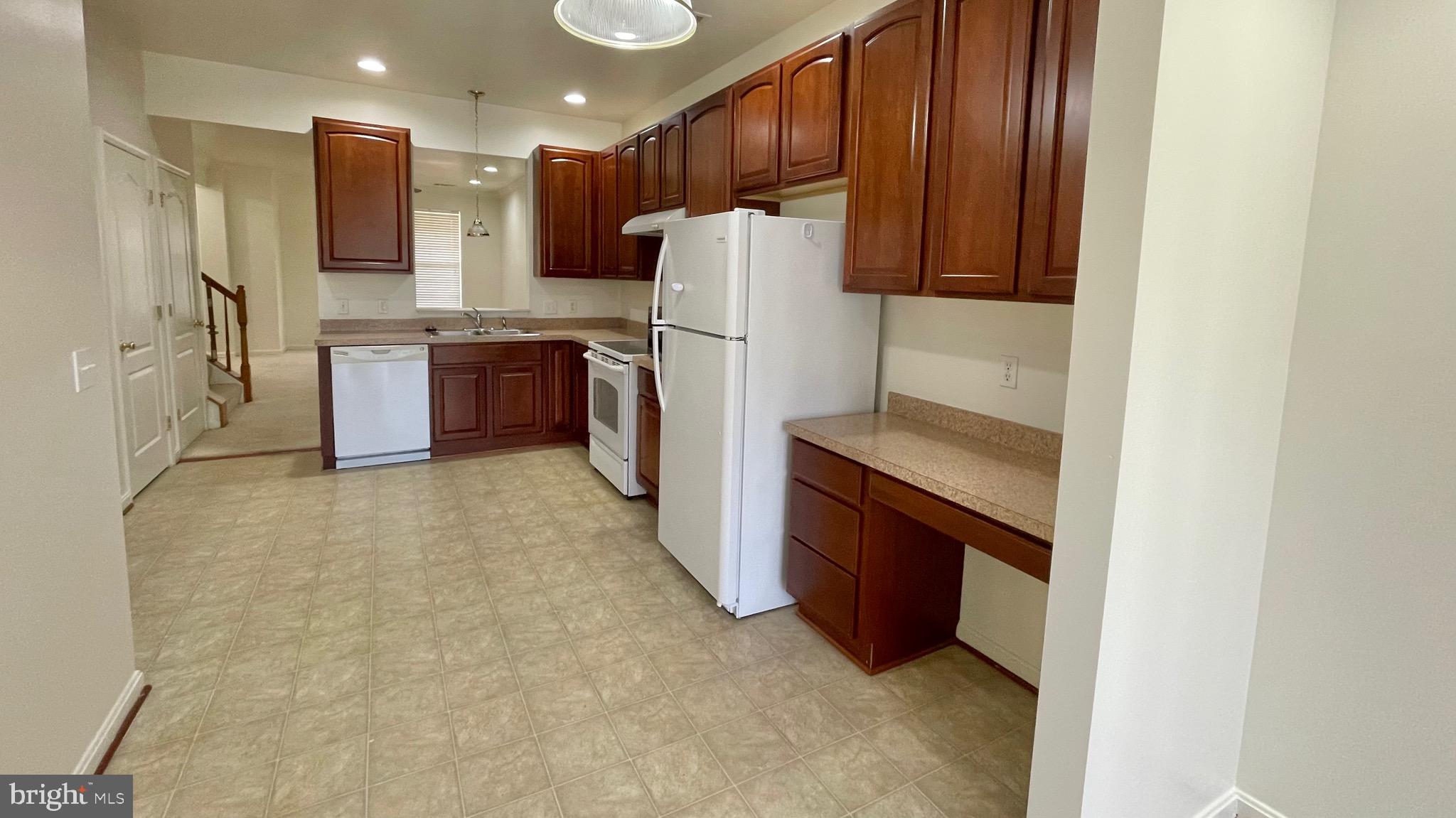 PATRIOT SQUARE - Residential Lease