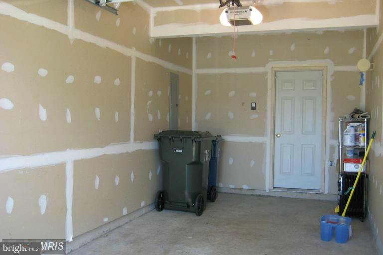 PATRIOT SQUARE - Residential Lease