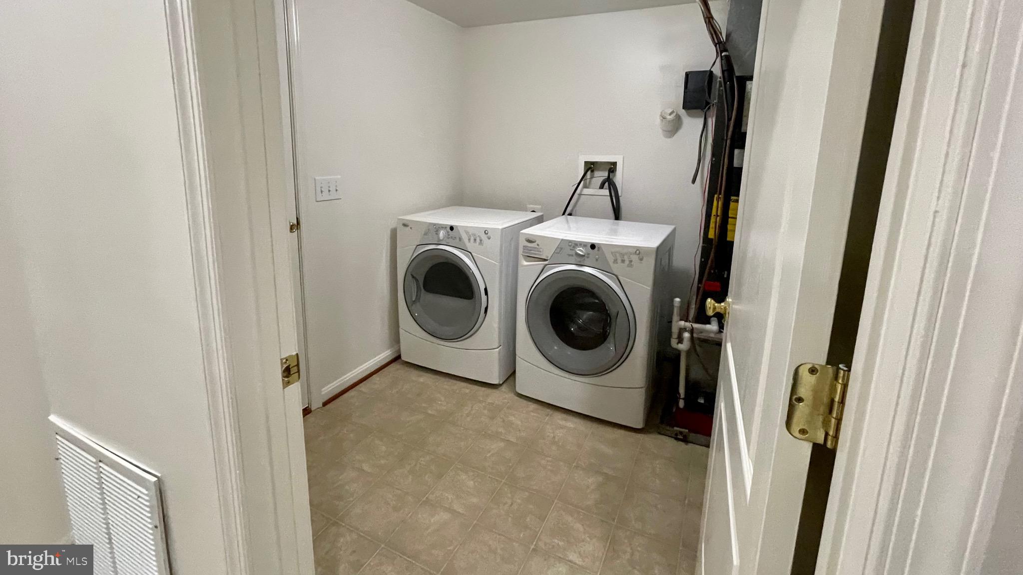 PATRIOT SQUARE - Residential Lease