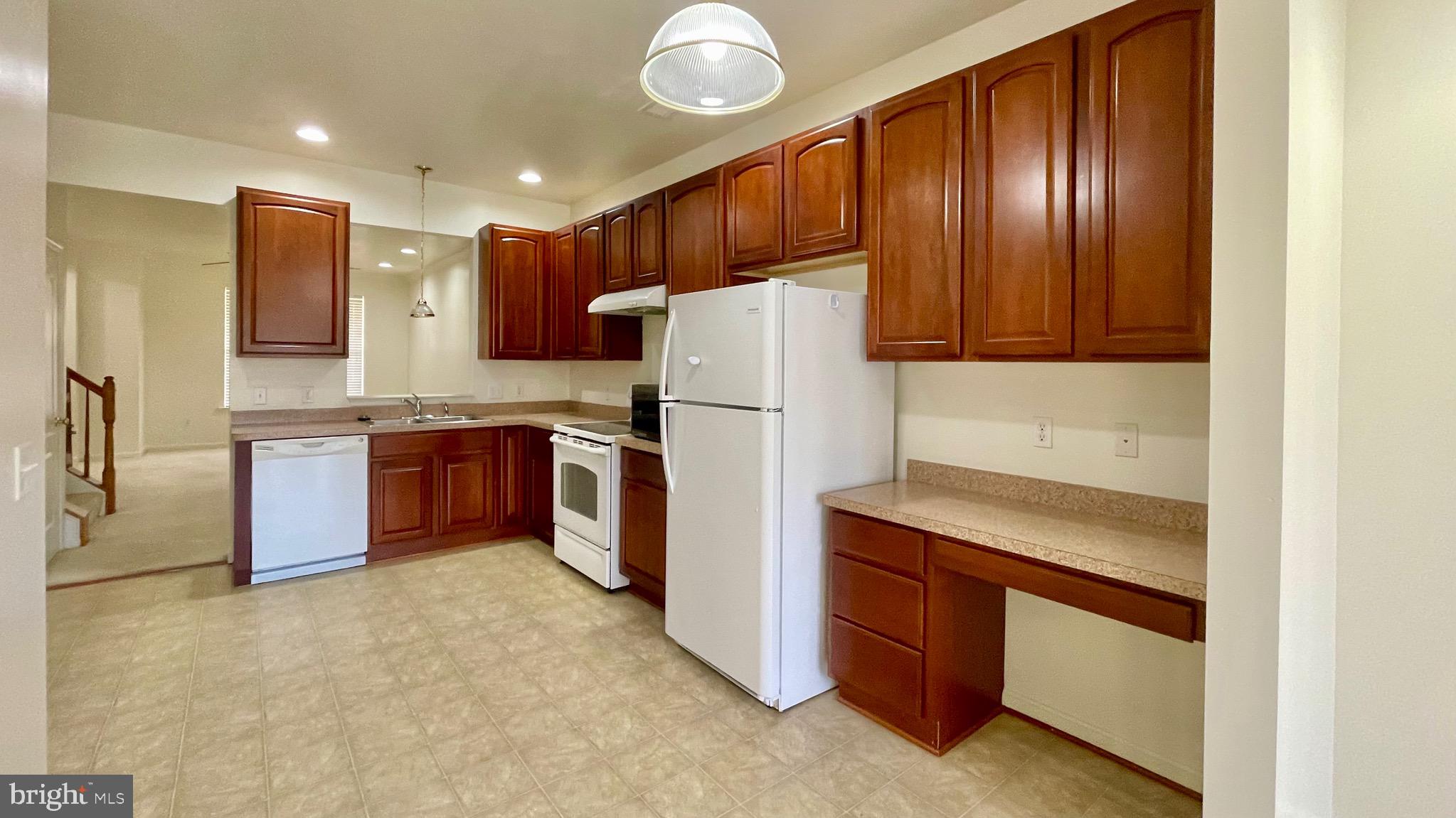 PATRIOT SQUARE - Residential Lease