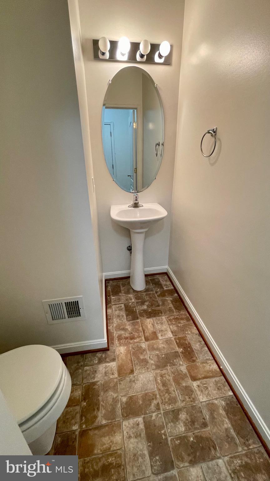 PATRIOT SQUARE - Residential Lease