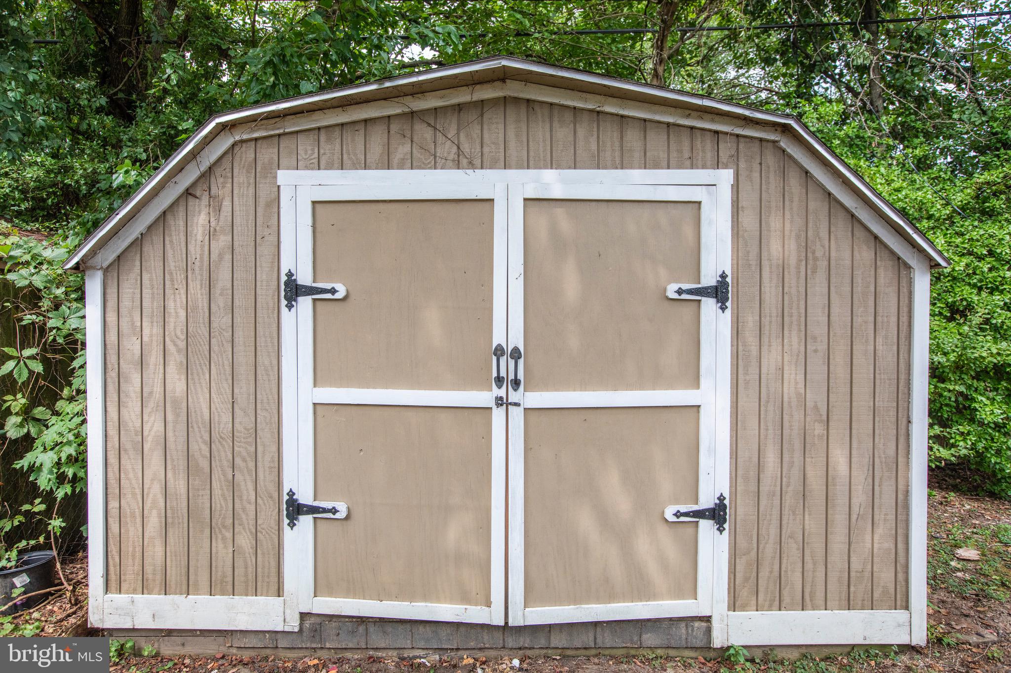 SUBURBIA - Residential