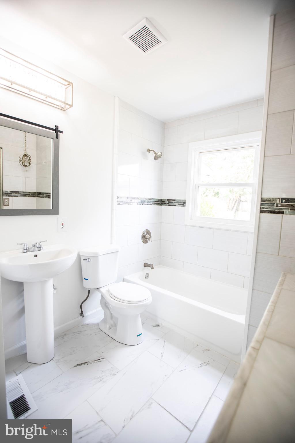 SUBURBIA - Residential