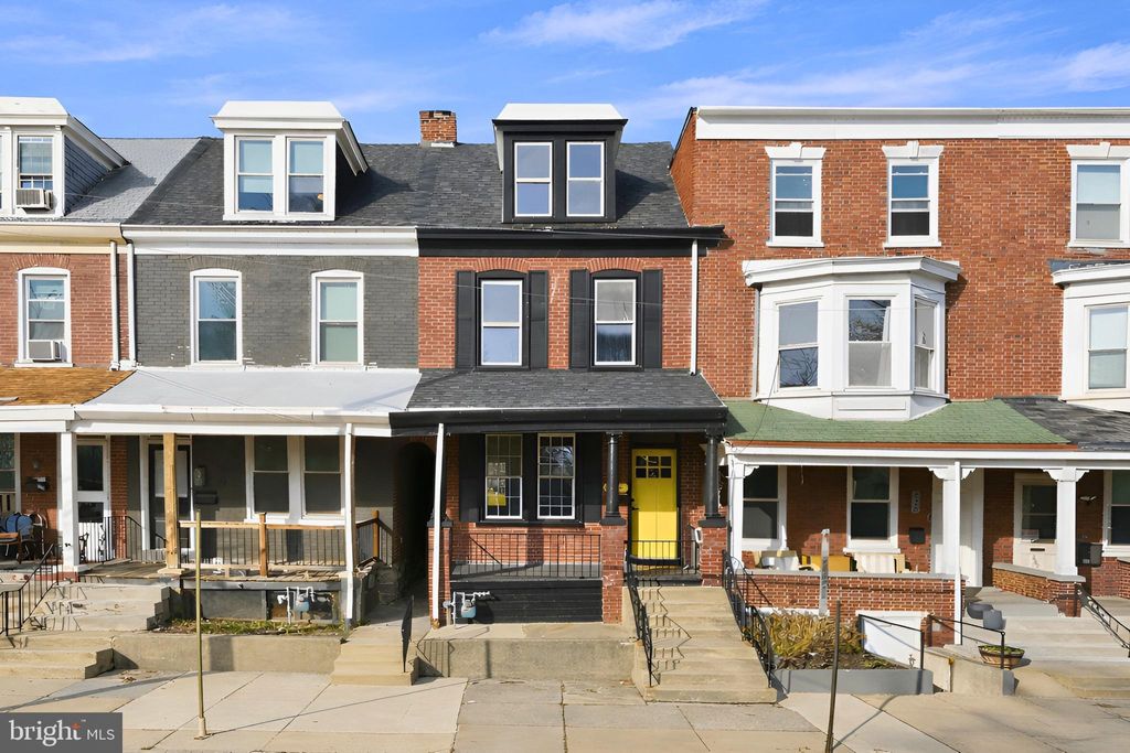 Photo of 826 N Plum Street, LANCASTER, PA 17602 (MLS # PALA2084808)