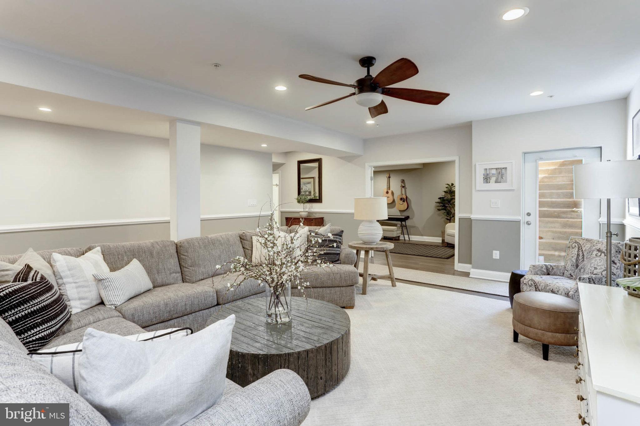 CASTLEBERRY - Residential