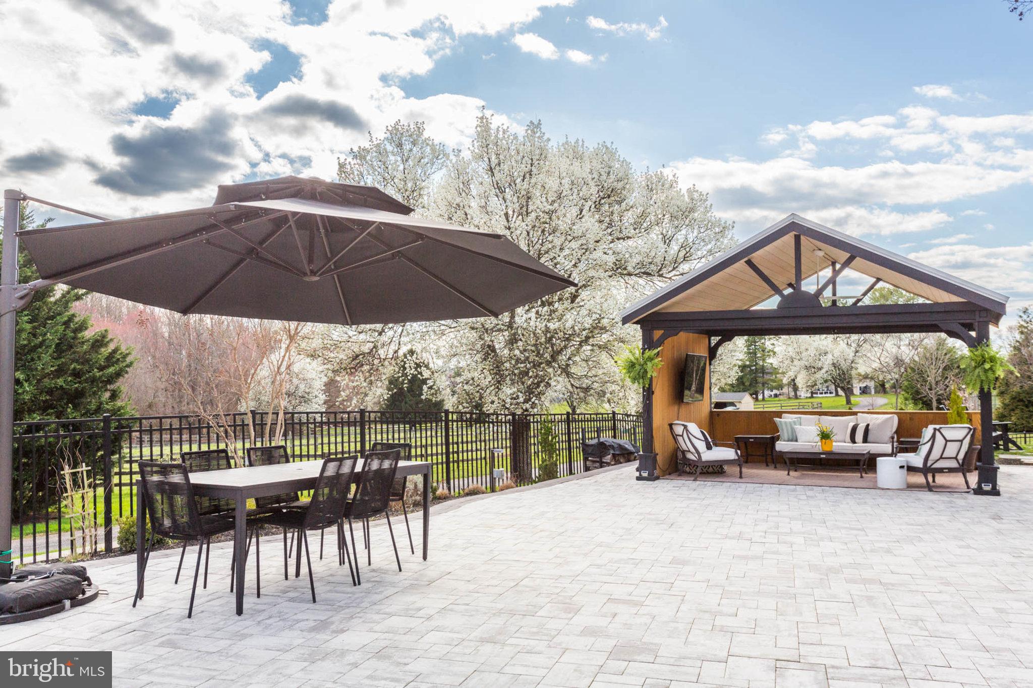 CASTLEBERRY - Residential