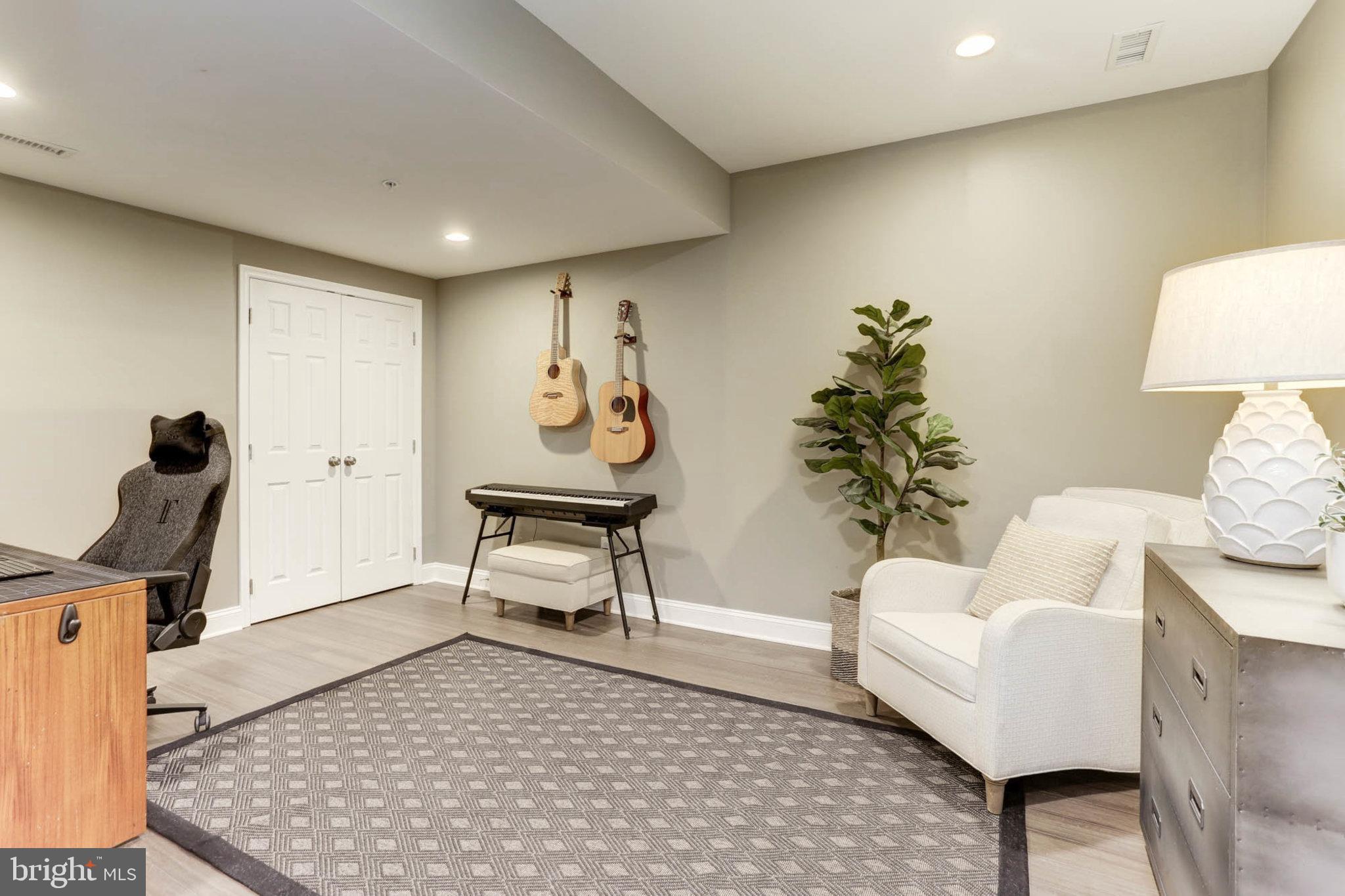 CASTLEBERRY - Residential