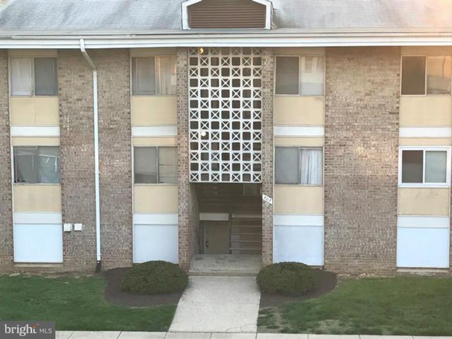 ALL UTILITIES INCLUDED IN CONDO FEE!! Absolutely beautiful and spacious open floor plan. Large deck. Freshly painted and renovated. Newer appliances in great working condition! Conveniently located near Tanger Outlet Mall and National Harbor. Minutes to and from DC and VA by car or public transportation. Large Deck just re-finished and painted