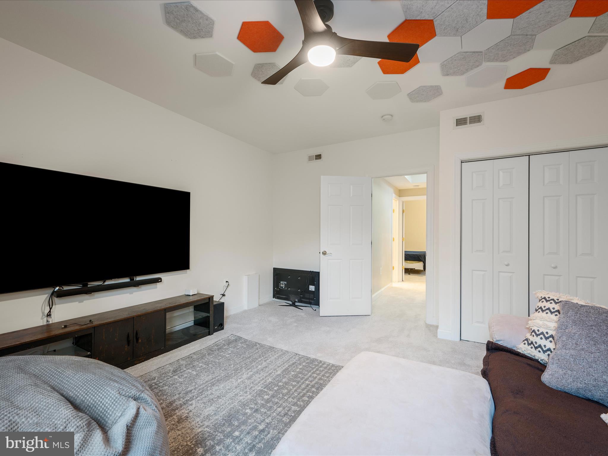 LAKE HOLIDAY ESTATES - Residential