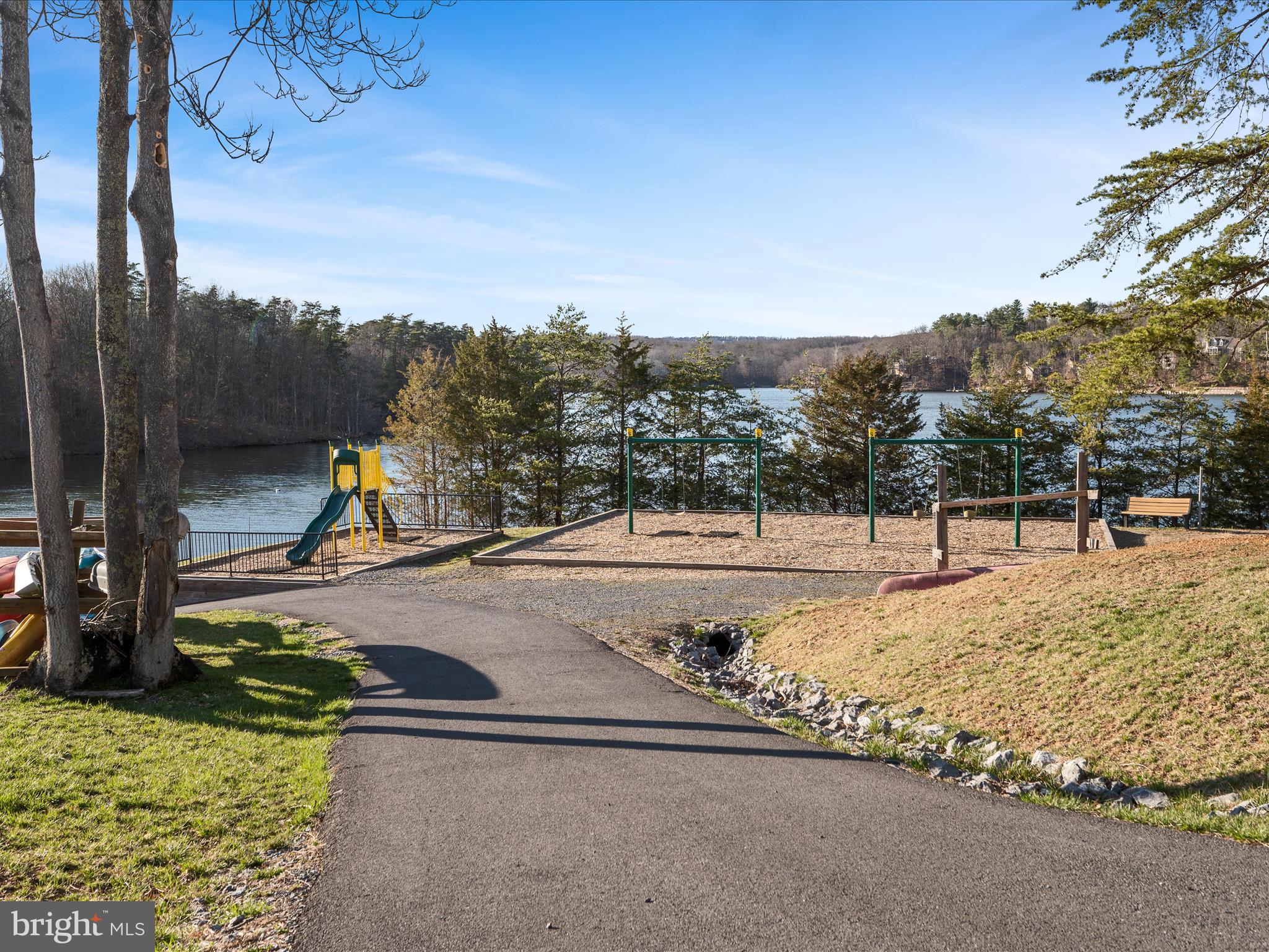 LAKE HOLIDAY ESTATES - Residential