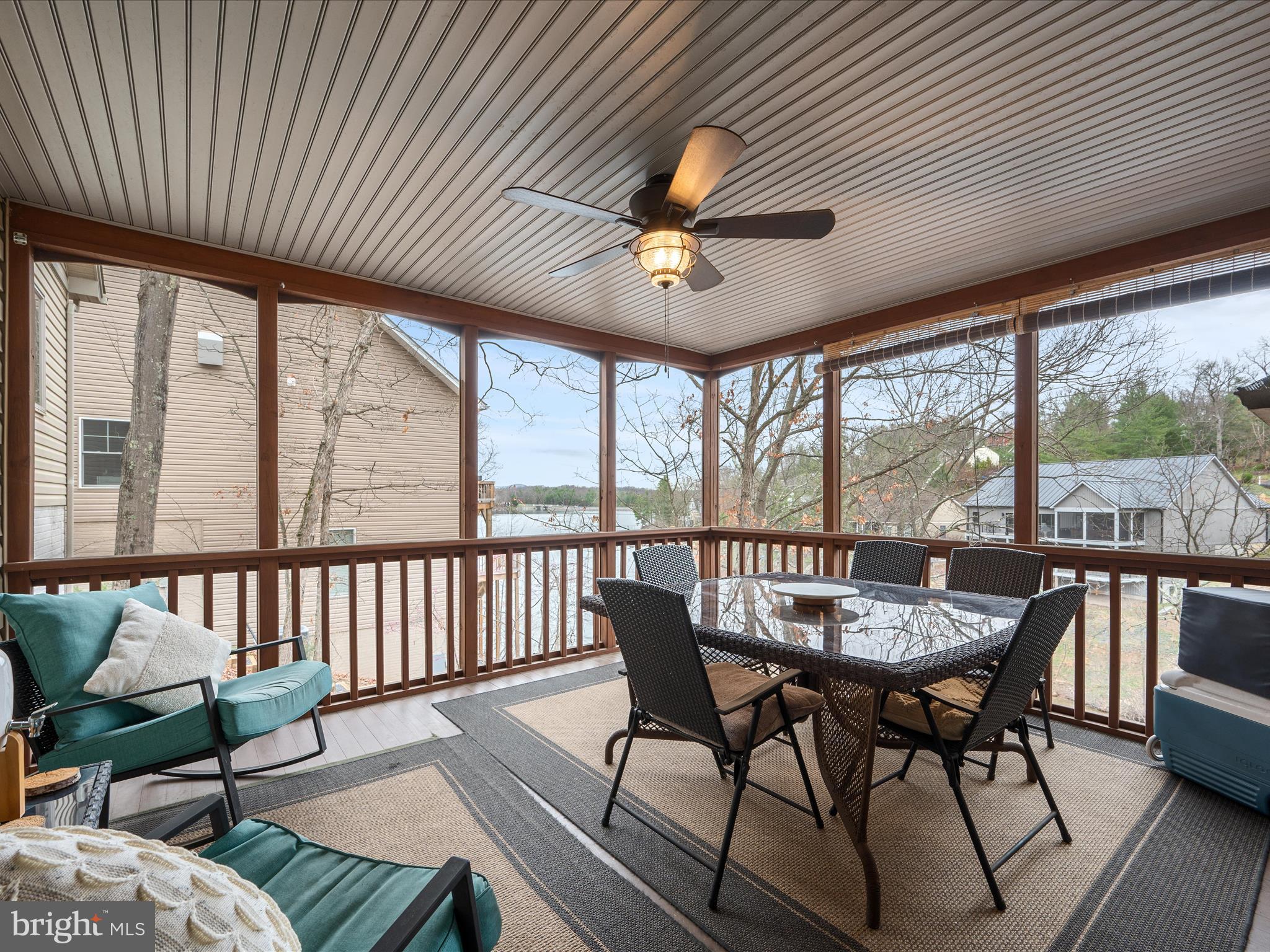 LAKE HOLIDAY ESTATES - Residential