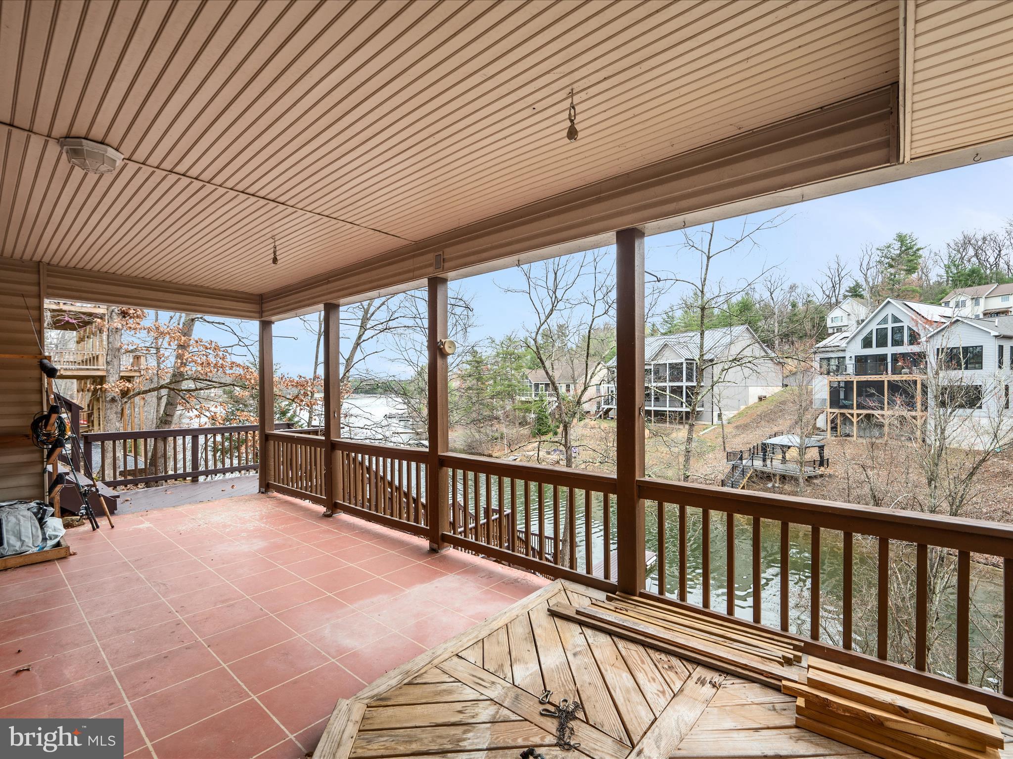 LAKE HOLIDAY ESTATES - Residential