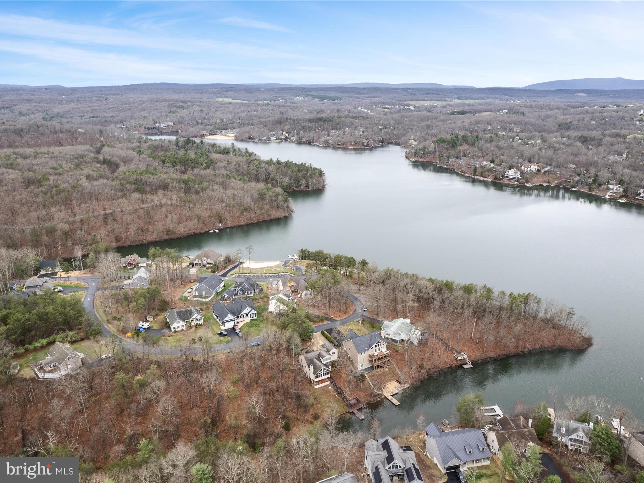 LAKE HOLIDAY ESTATES - Residential