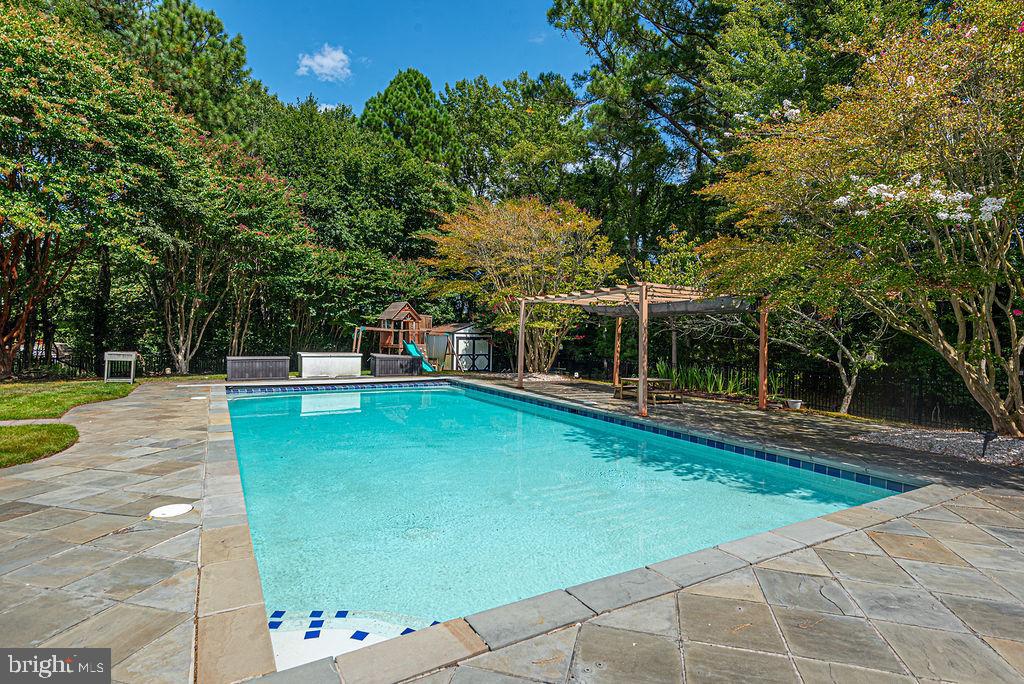 FOX CHAPEL - Residential