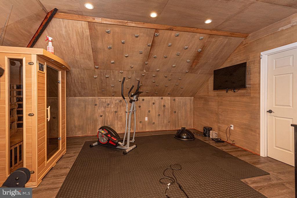 FOX CHAPEL - Residential