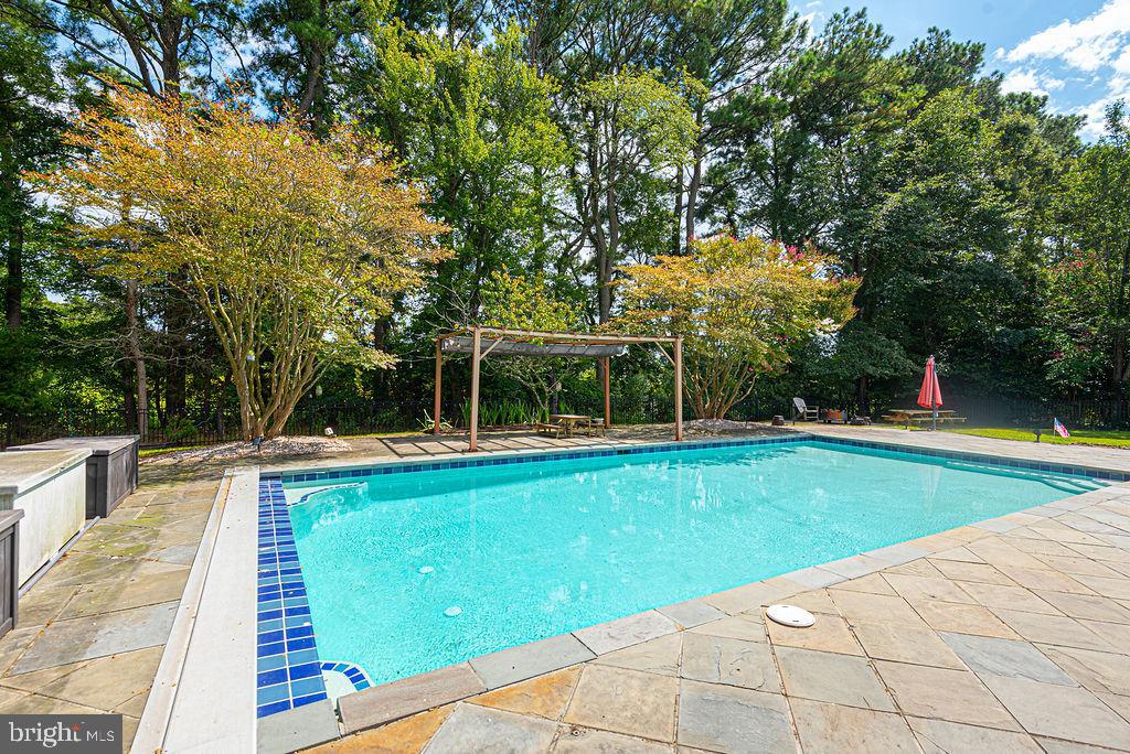 FOX CHAPEL - Residential