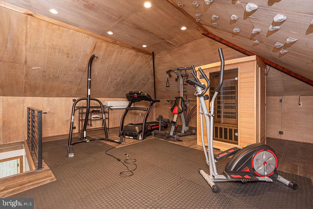 FOX CHAPEL - Residential