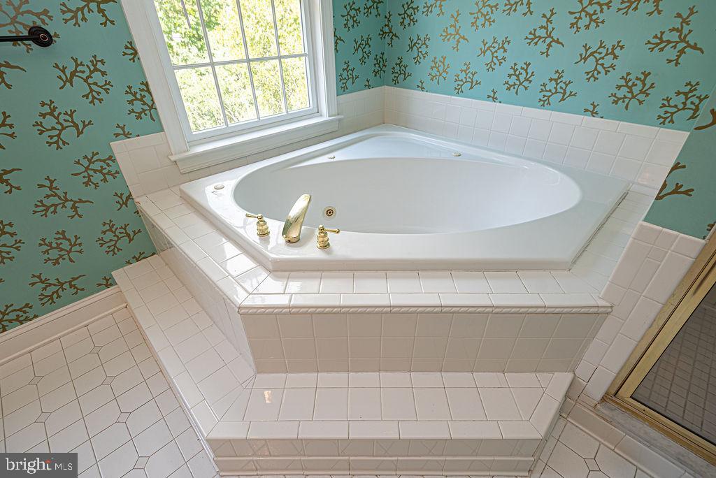 FOX CHAPEL - Residential