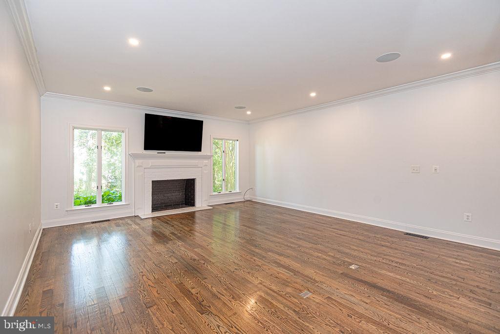 FOX CHAPEL - Residential