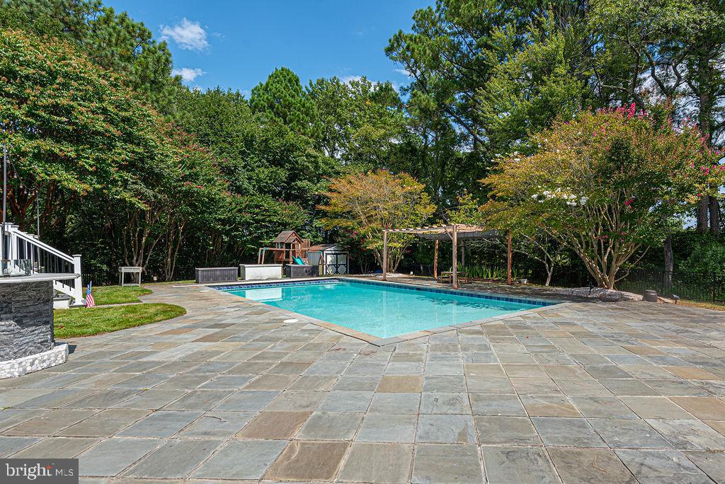 FOX CHAPEL - Residential