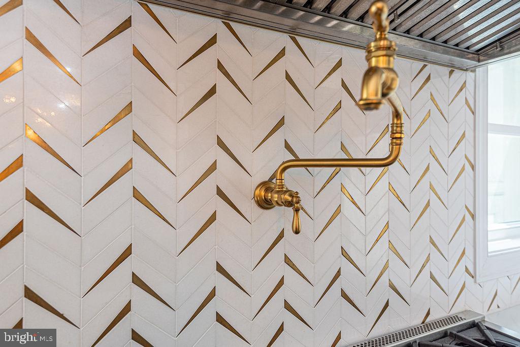 FOX CHAPEL - Residential