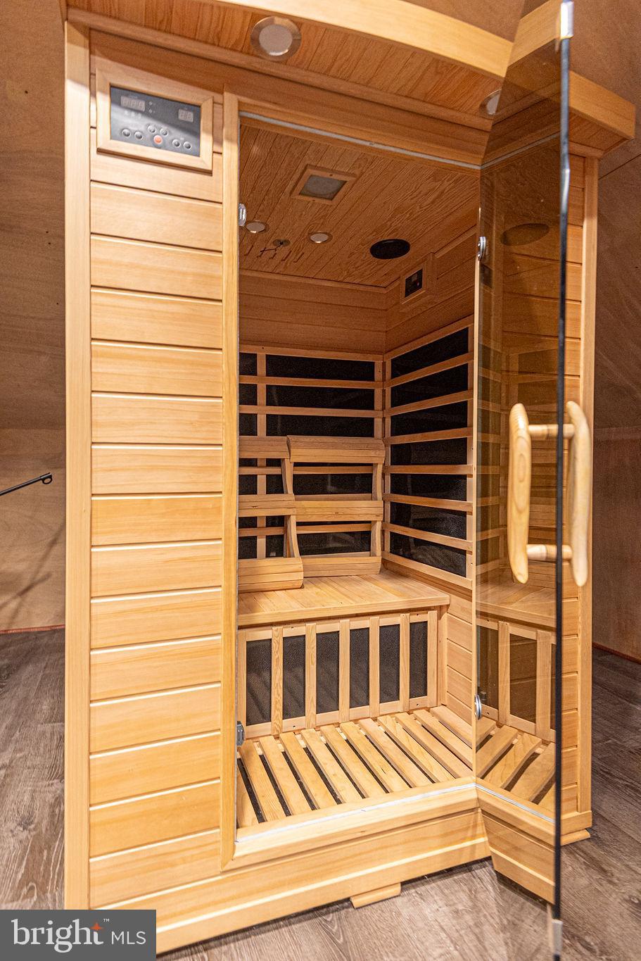 FOX CHAPEL - Residential