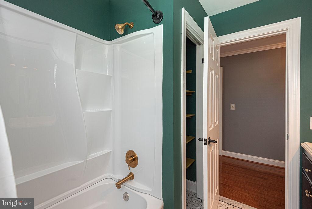 FOX CHAPEL - Residential