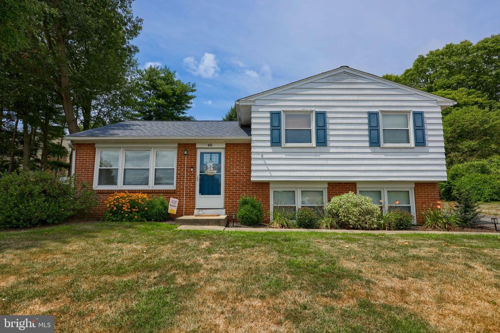 Photo of 48 Fresh Meadow Drive, Lancaster, PA 17603 (MLS # PALA2054344)