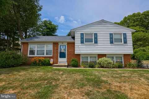 Photo of 48 Fresh Meadow Drive, Lancaster, PA 17603 (MLS # PALA2054344)