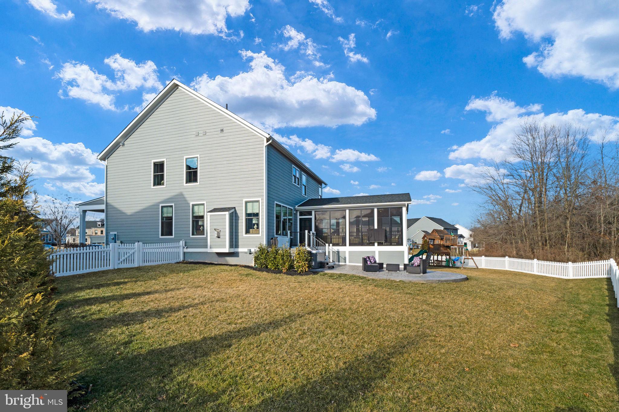 GROVE AT WILLOWSFORD - Residential