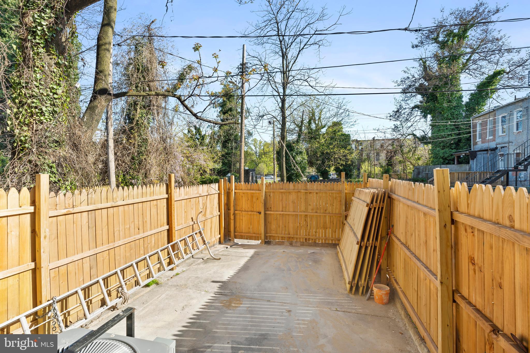 EAST BALTIMORE MIDWAY - Residential