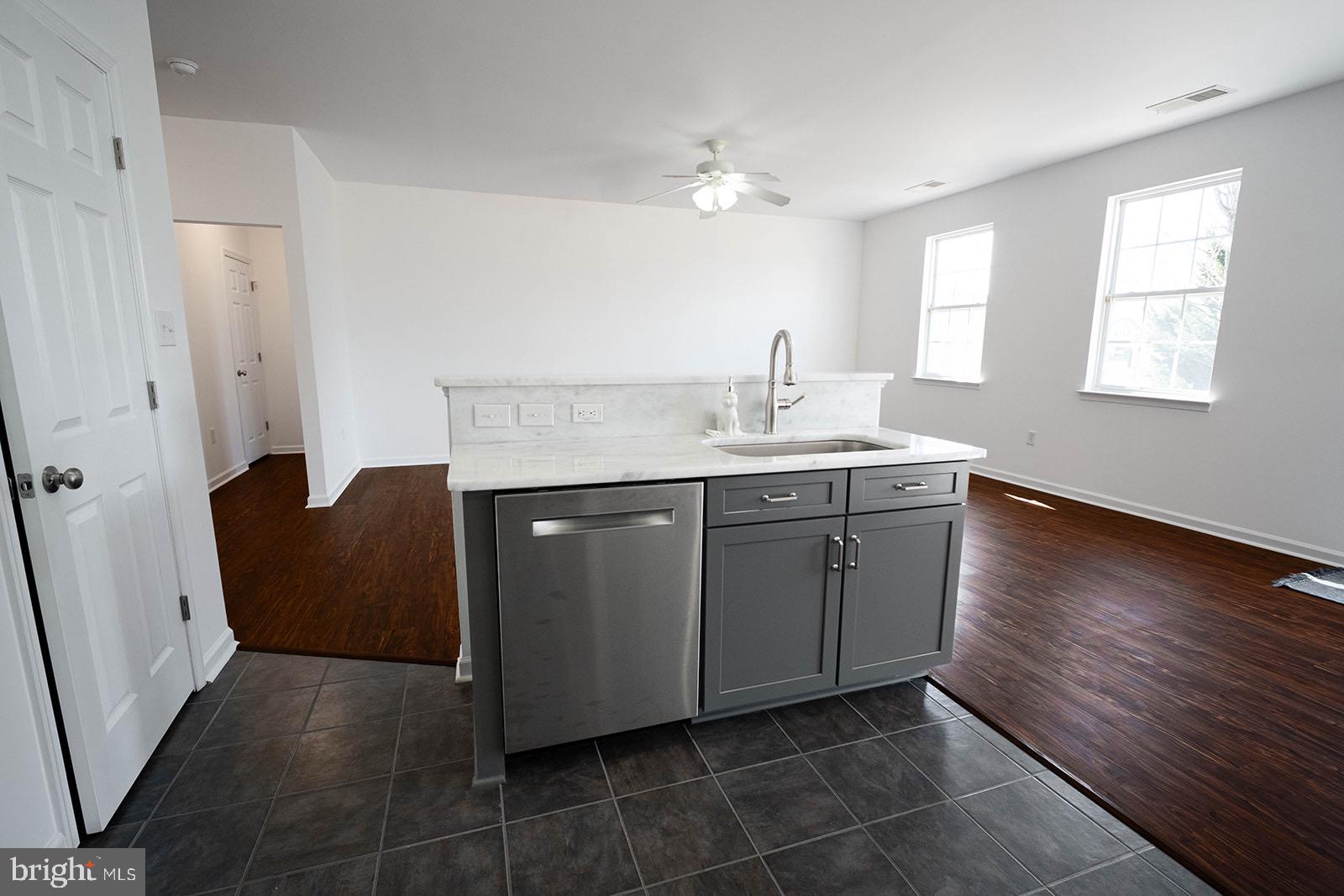 WAKELAND MANOR - Residential