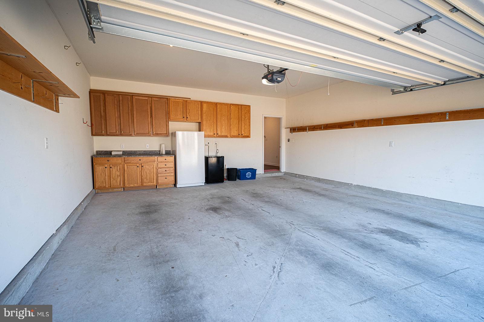 WAKELAND MANOR - Residential