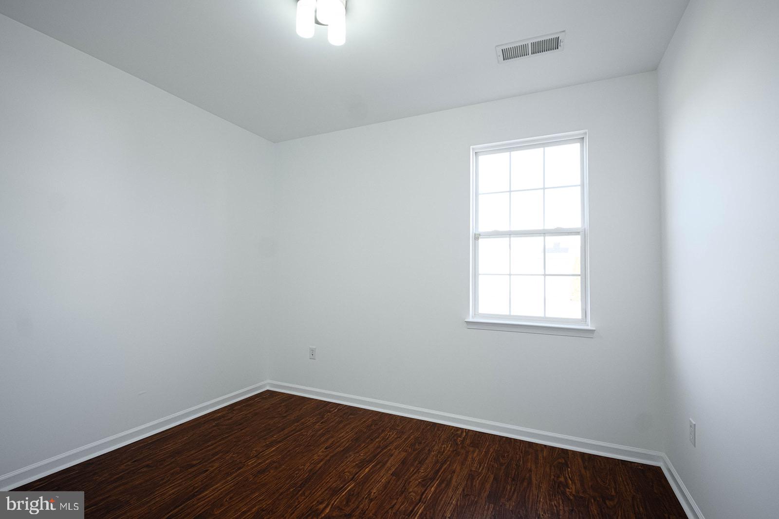 WAKELAND MANOR - Residential