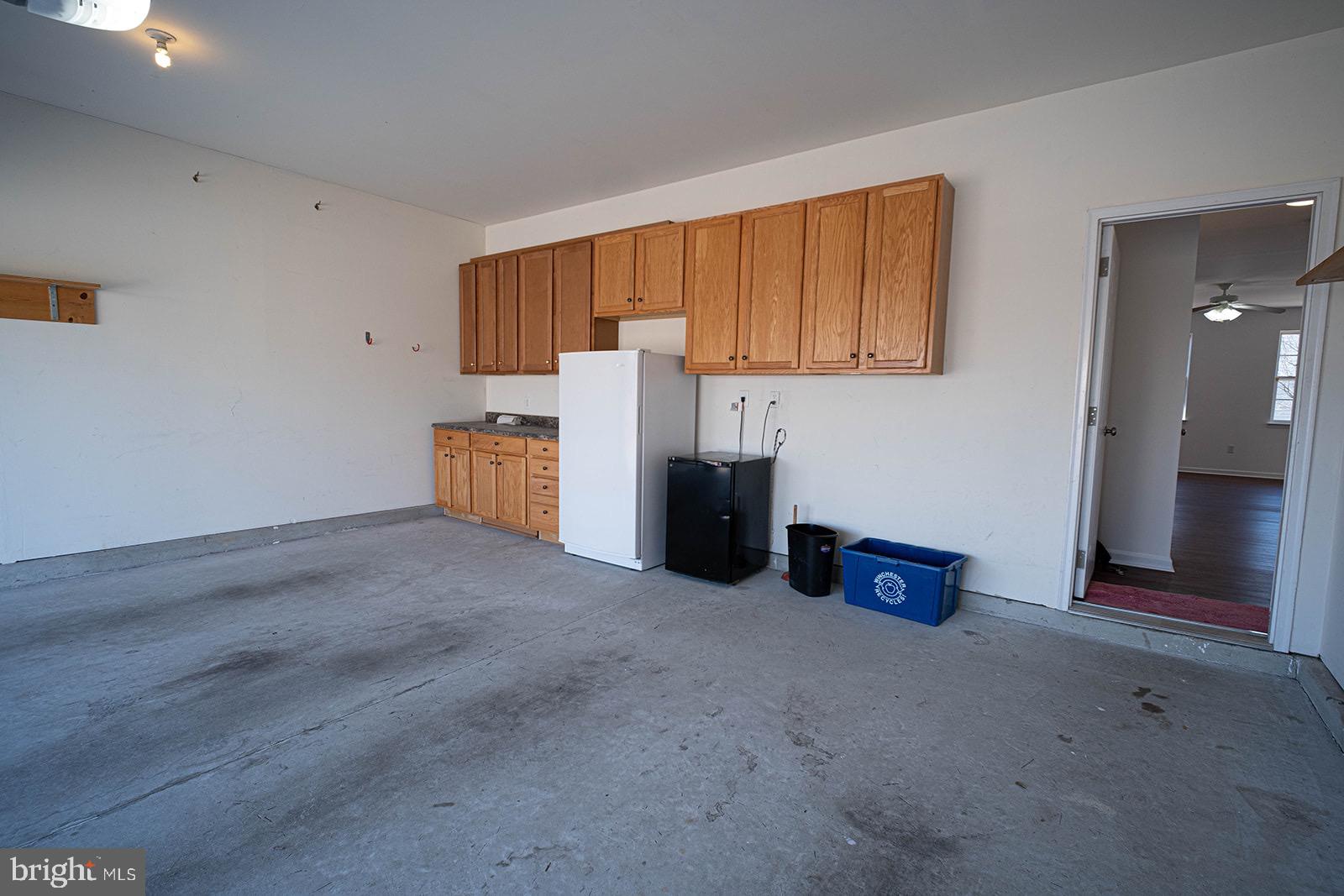 WAKELAND MANOR - Residential