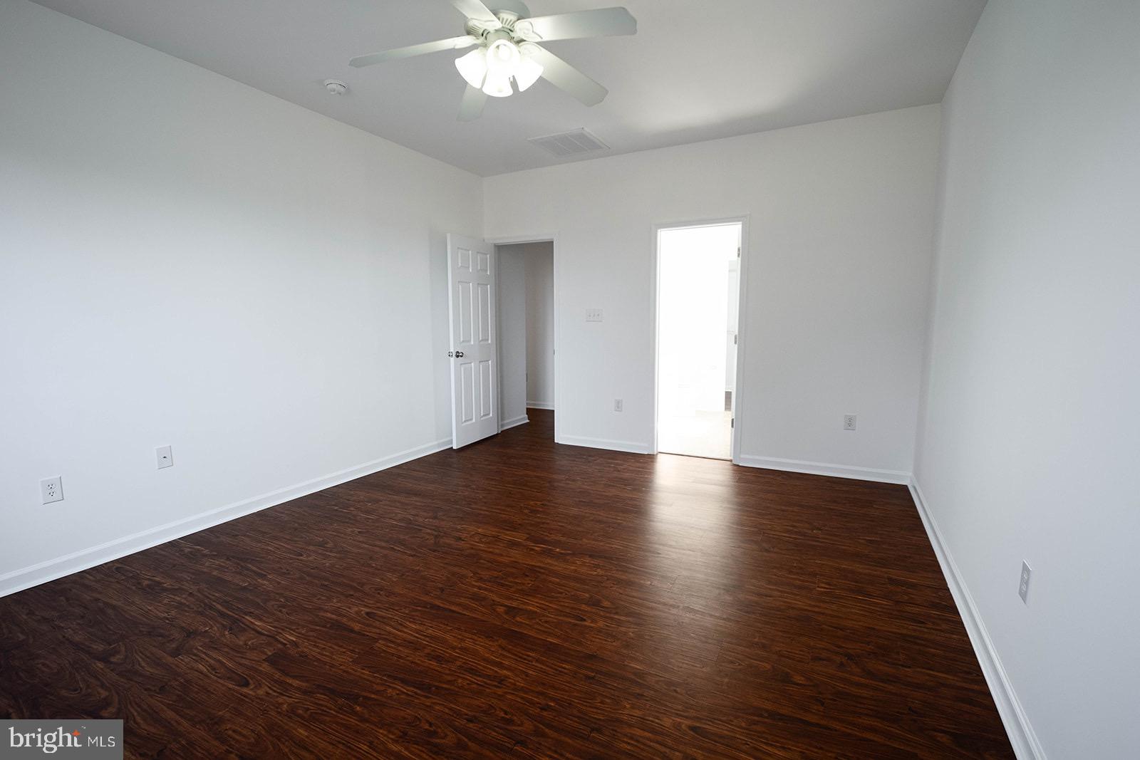 WAKELAND MANOR - Residential