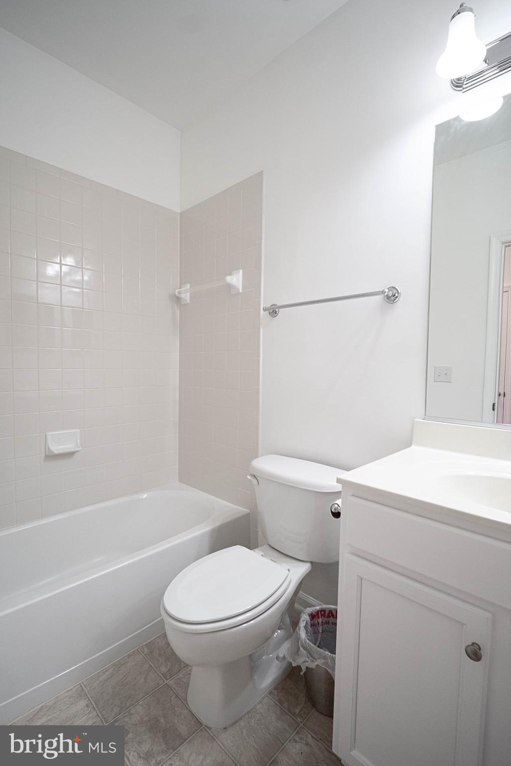 WAKELAND MANOR - Residential