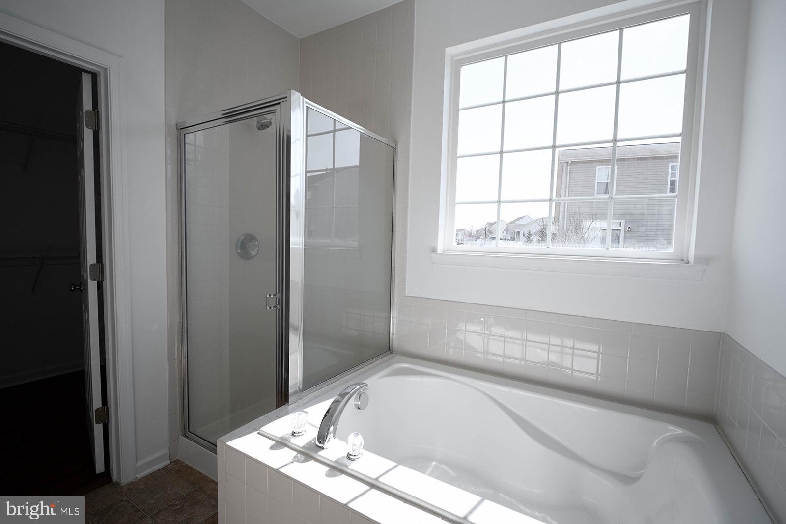 WAKELAND MANOR - Residential