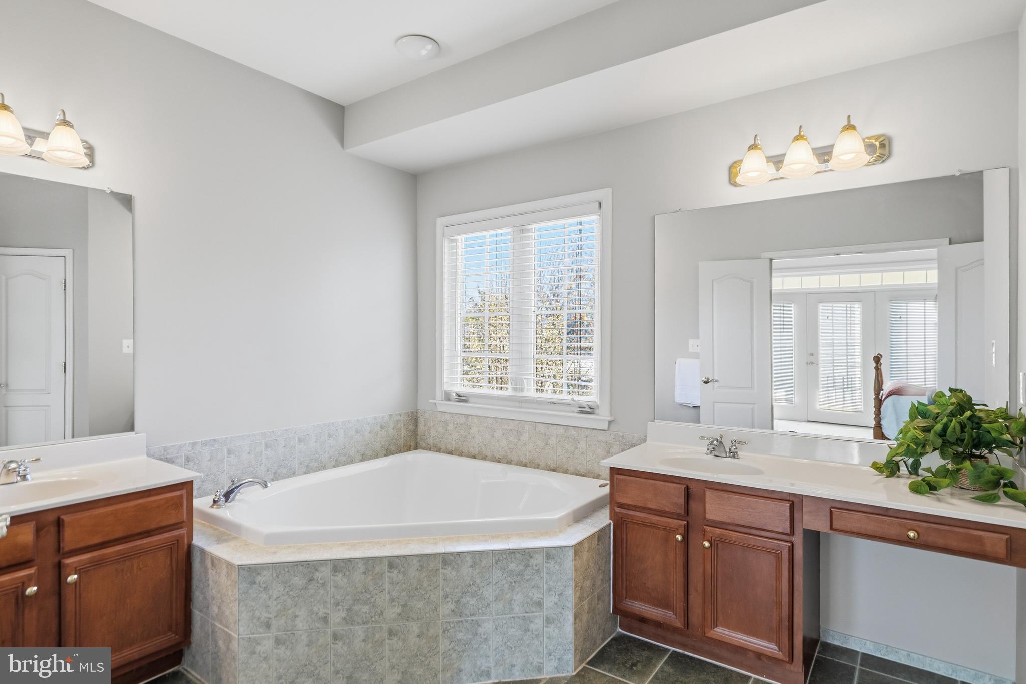 BROADLANDS SOUTH - Residential