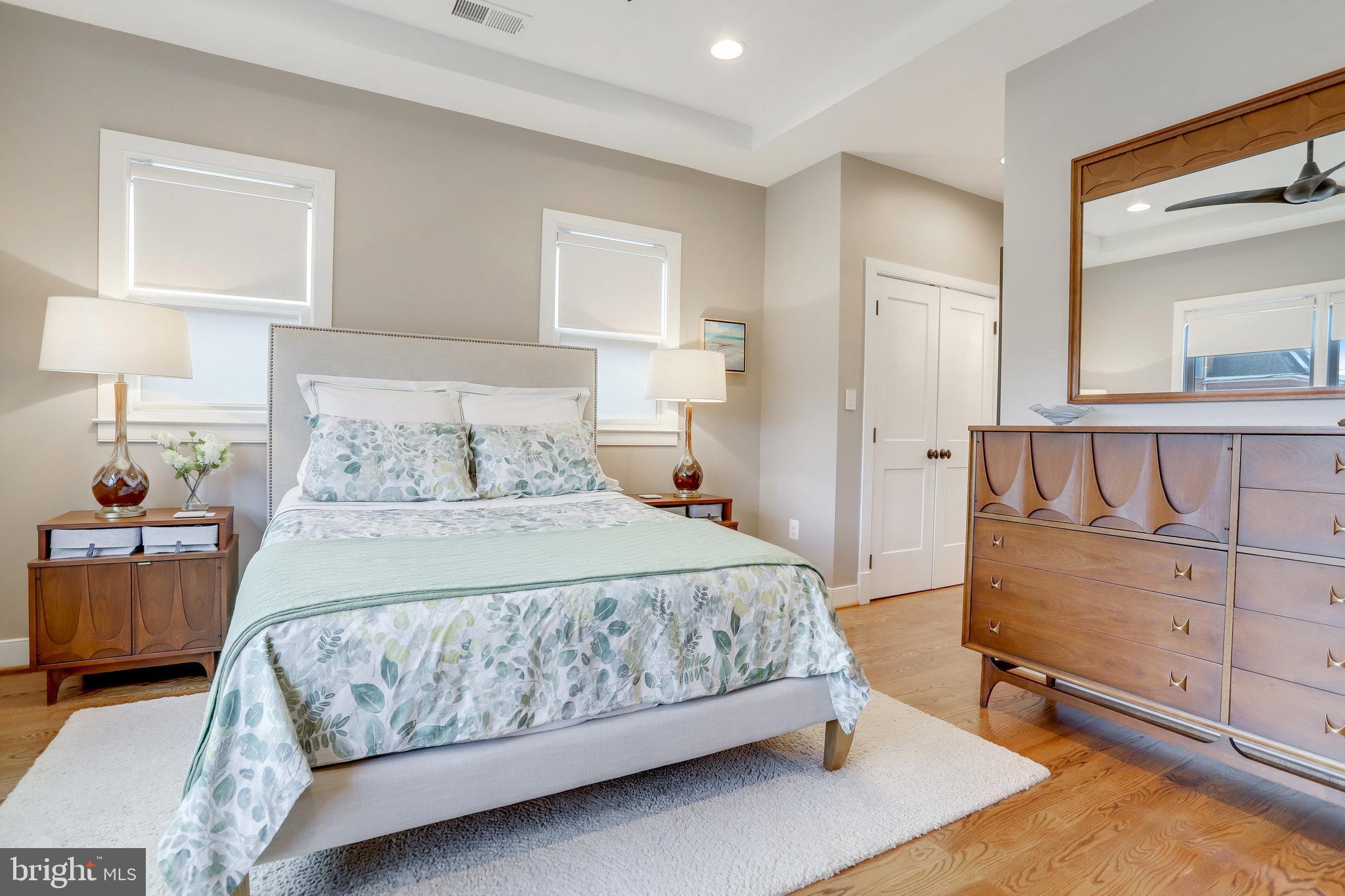 OLD TOWN ALEXANDRIA - Residential