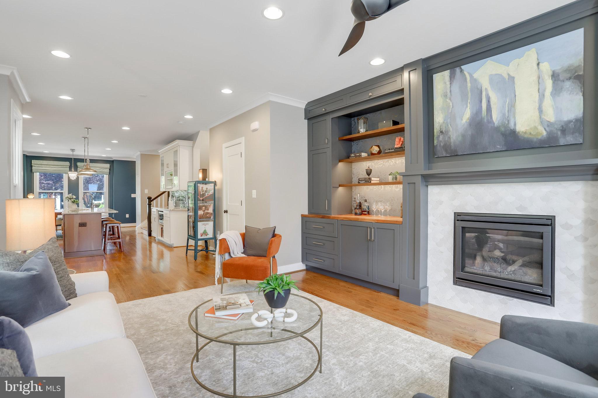 OLD TOWN ALEXANDRIA - Residential