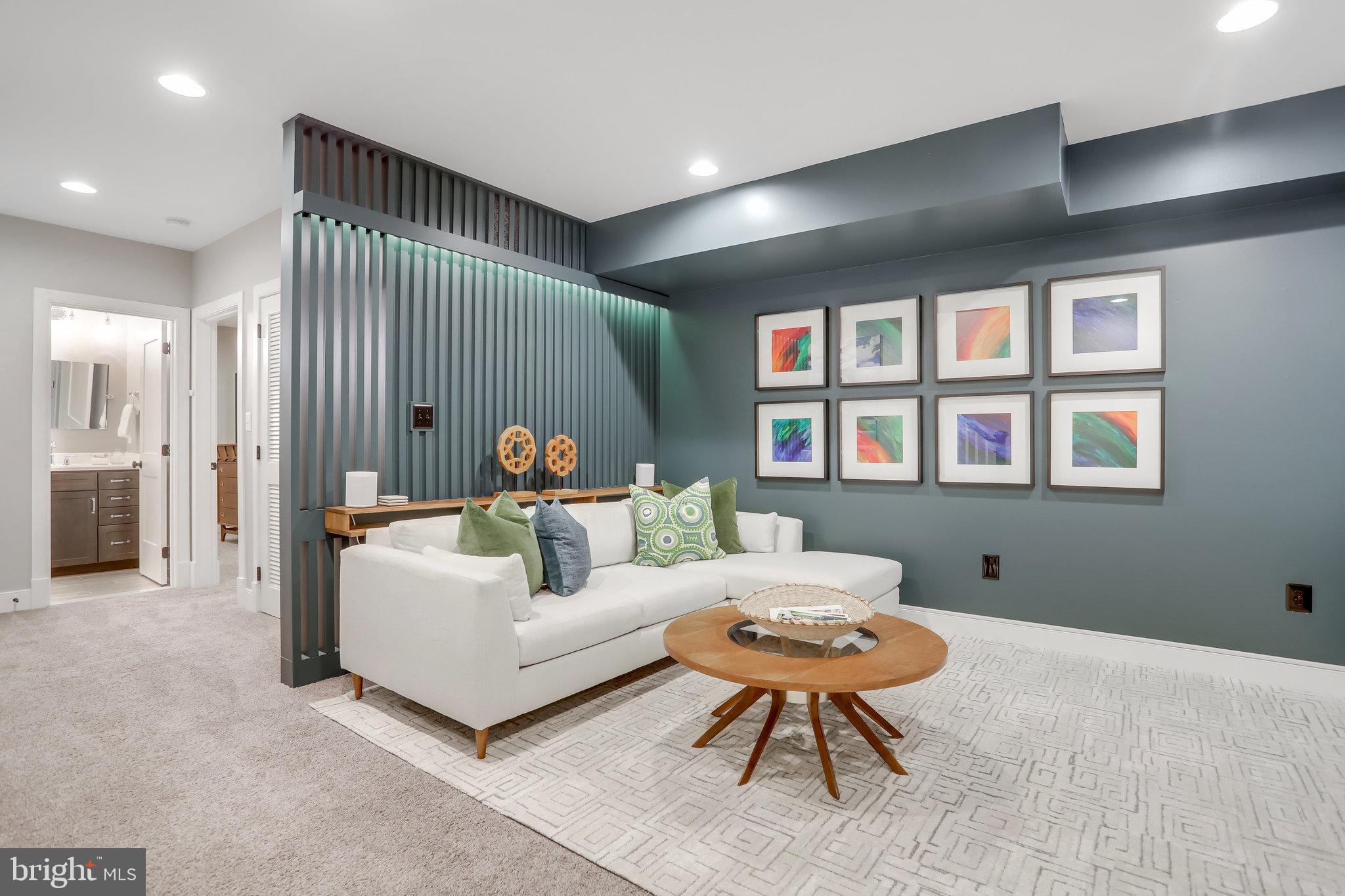 OLD TOWN ALEXANDRIA - Residential