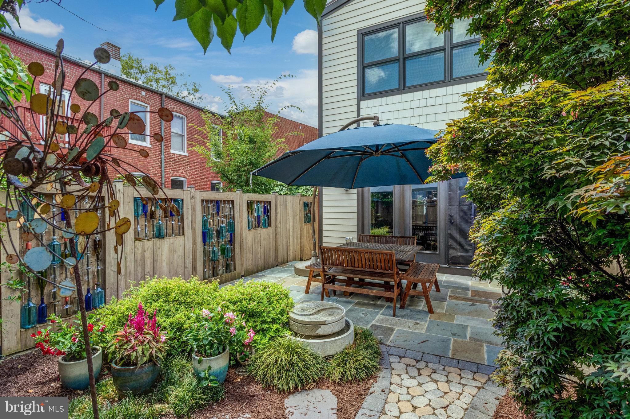 OLD TOWN ALEXANDRIA - Residential