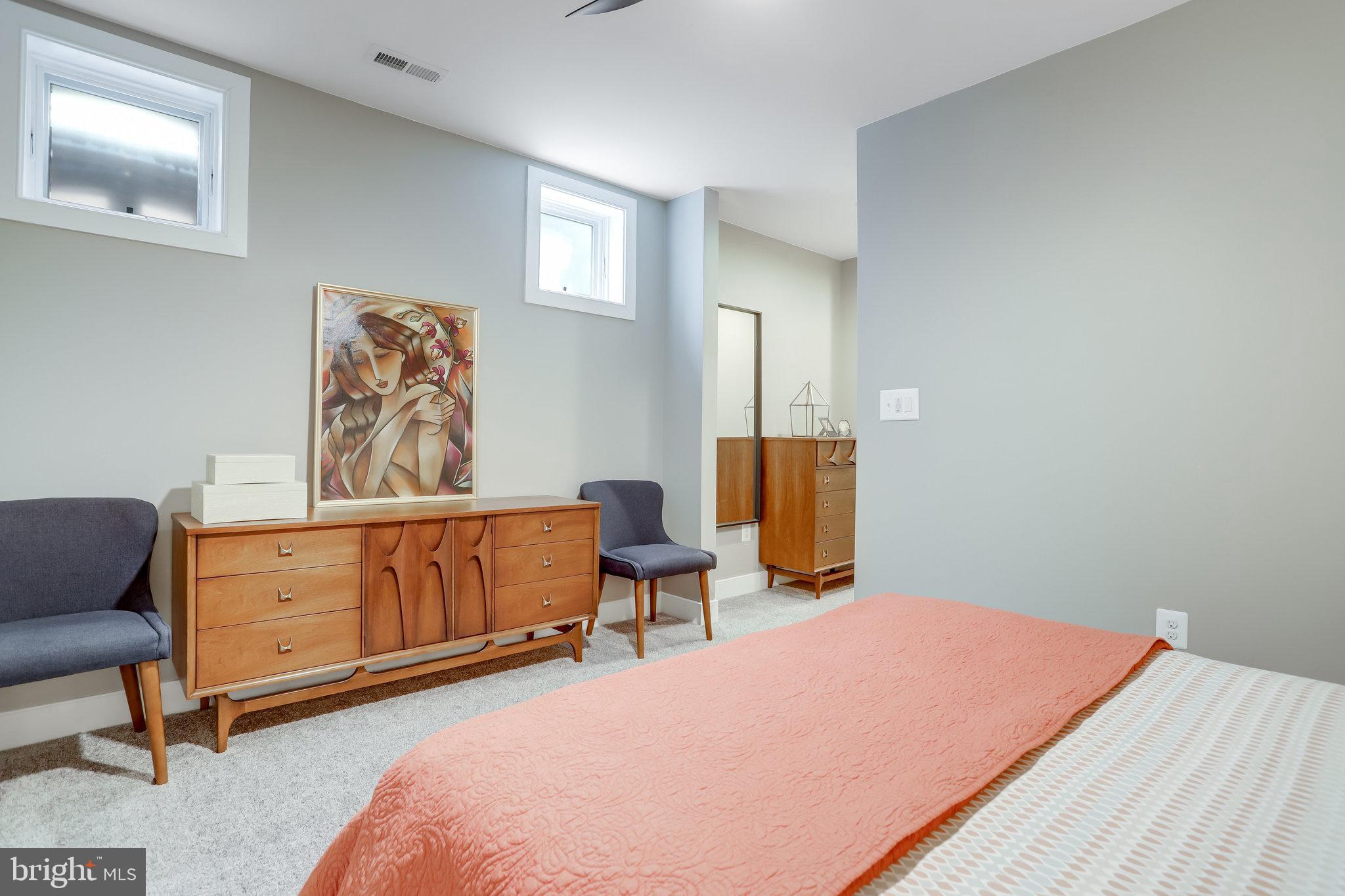 OLD TOWN ALEXANDRIA - Residential