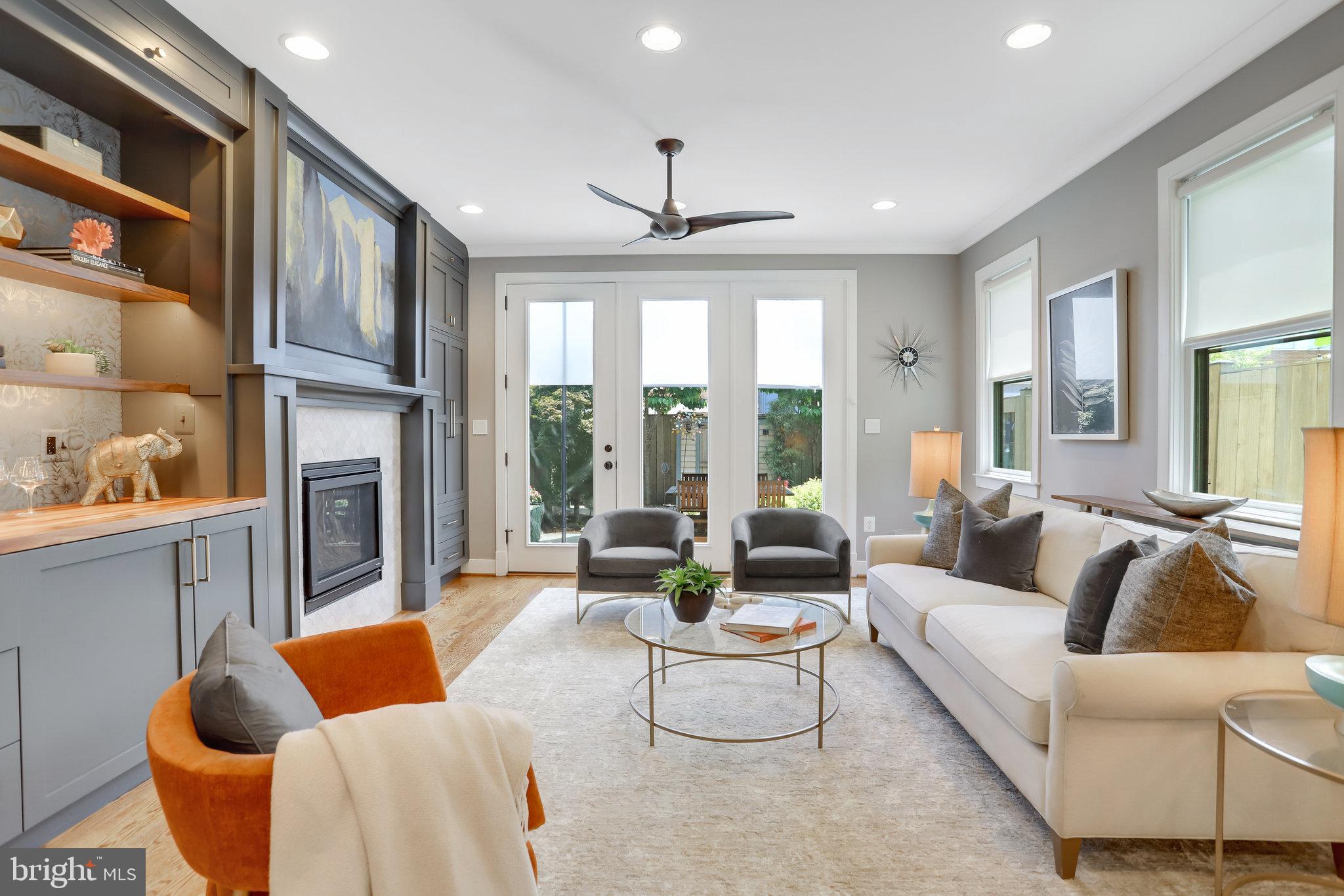 OLD TOWN ALEXANDRIA - Residential