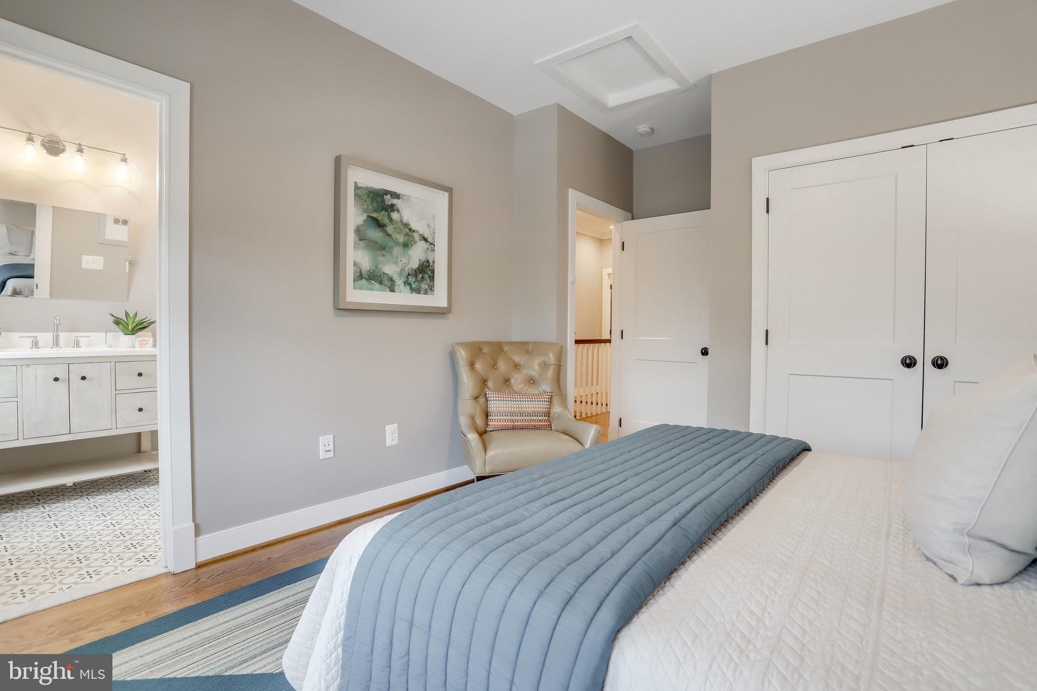 OLD TOWN ALEXANDRIA - Residential