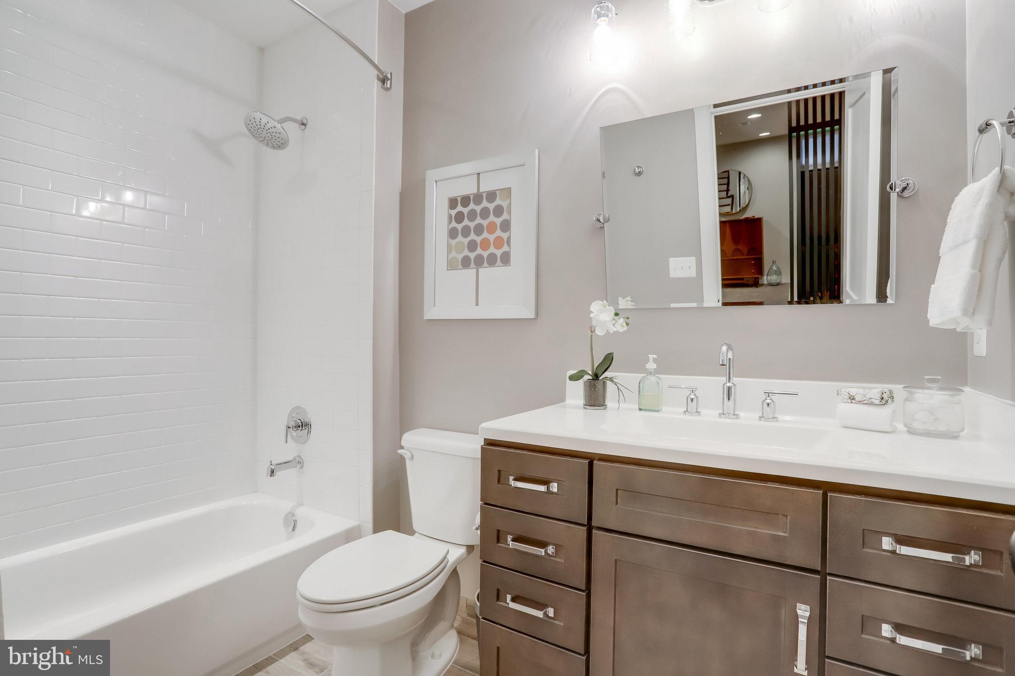 OLD TOWN ALEXANDRIA - Residential