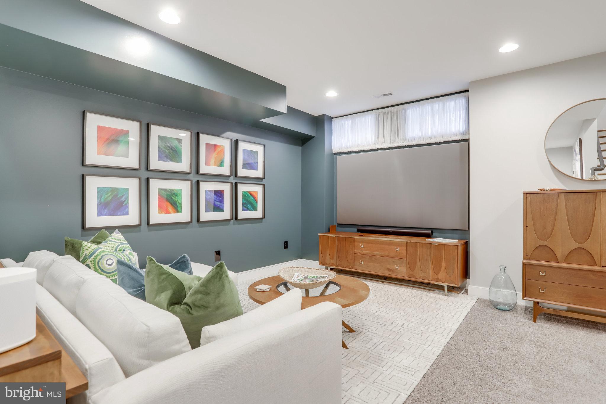 OLD TOWN ALEXANDRIA - Residential