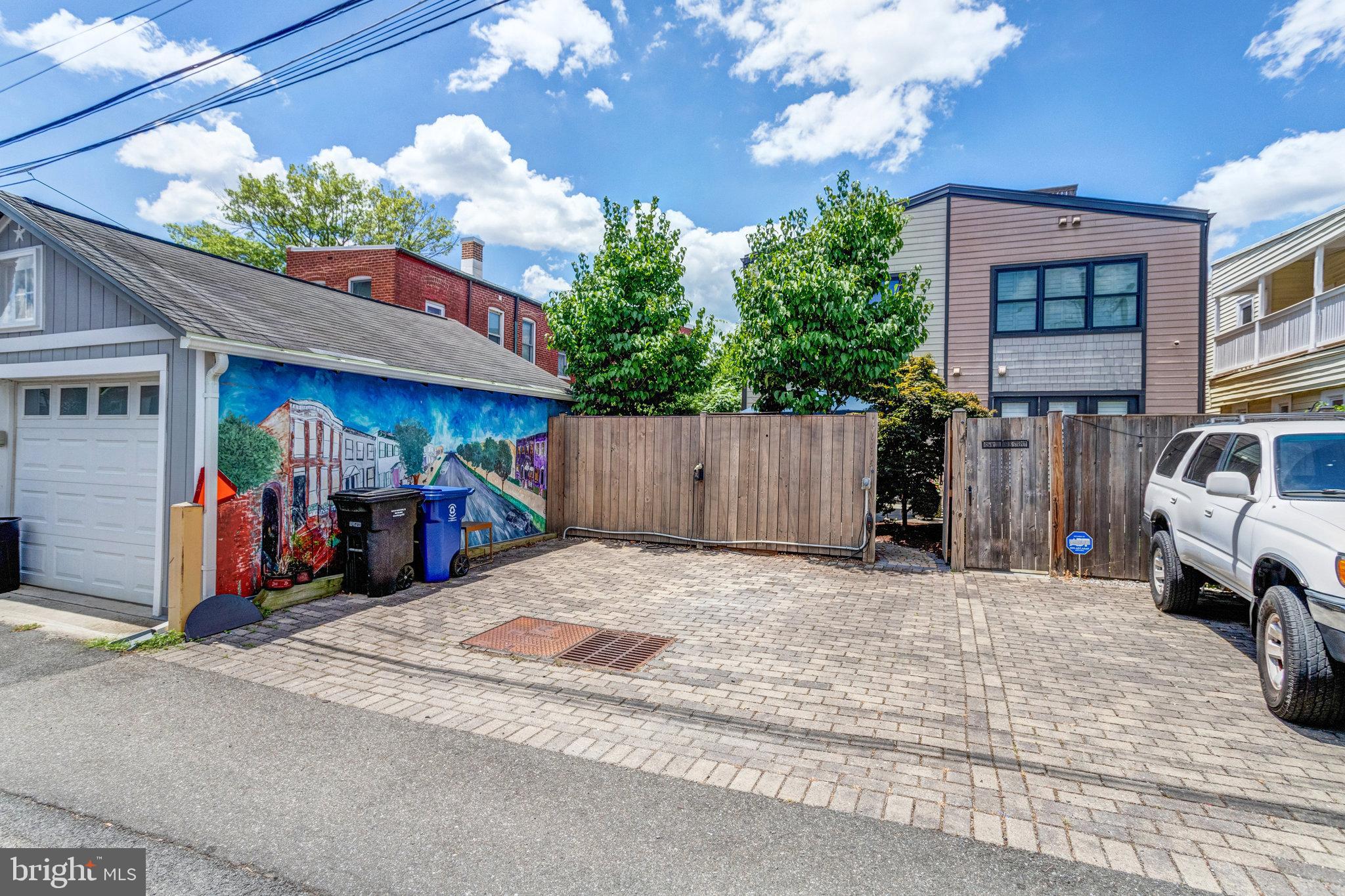 OLD TOWN ALEXANDRIA - Residential